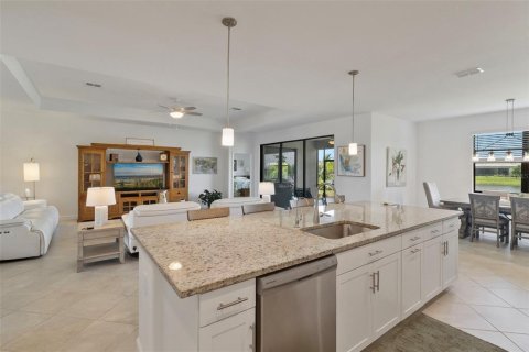 House in Bradenton, Florida 3 bedrooms, 226.59 sq.m. № 1827835 - photo 18