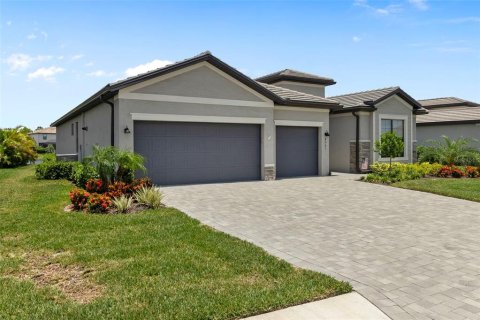 House in Bradenton, Florida 3 bedrooms, 226.59 sq.m. № 1827835 - photo 3