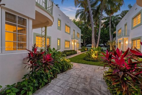 Condo in Miami Beach, Florida, 1 bedroom  № 2065173 - photo 19