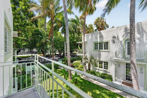 Condo in Miami Beach, Florida, 1 bedroom  № 2065173 - photo 10