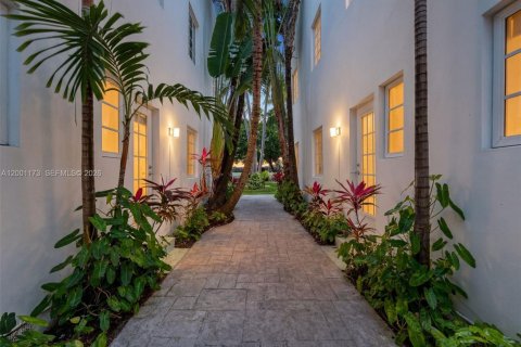 Condo in Miami Beach, Florida, 1 bedroom  № 2065173 - photo 20