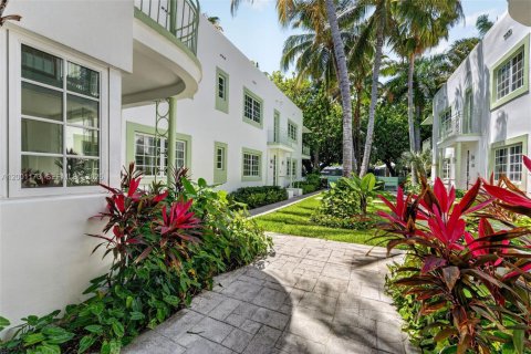 Condo in Miami Beach, Florida, 1 bedroom  № 2065173 - photo 24