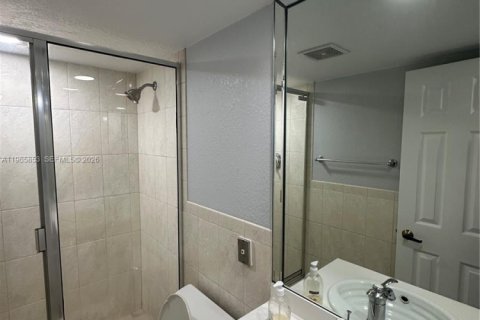 Copropriété à louer à Pembroke Pines, Floride: 2 chambres, 102.19 m2 № 2027460 - photo 17
