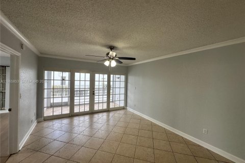 Condo à Pembroke Pines, Floride, 2 chambres  № 2027460