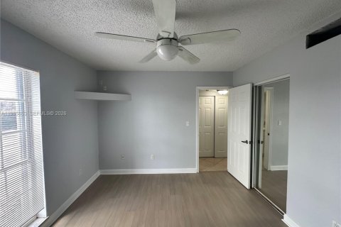 Copropriété à louer à Pembroke Pines, Floride: 2 chambres, 102.19 m2 № 2027460 - photo 9