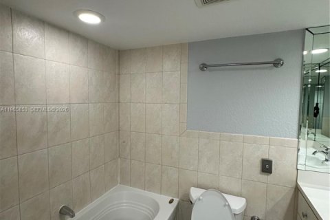 Copropriété à louer à Pembroke Pines, Floride: 2 chambres, 102.19 m2 № 2027460 - photo 16
