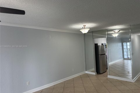 Copropriété à louer à Pembroke Pines, Floride: 2 chambres, 102.19 m2 № 2027460 - photo 3