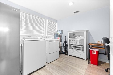 Casa en venta en Winter Haven, Florida, 4 dormitorios, 231.51 m2 № 1900184 - foto 24