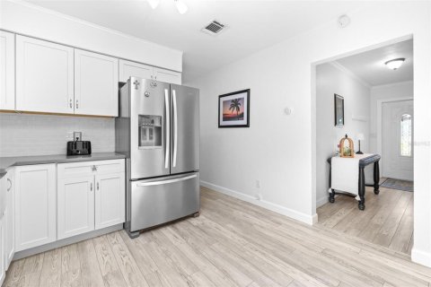 Casa en venta en Winter Haven, Florida, 4 dormitorios, 231.51 m2 № 1900184 - foto 13