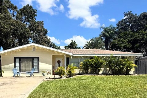 Casa en venta en Winter Haven, Florida, 4 dormitorios, 231.51 m2 № 1900184 - foto 1