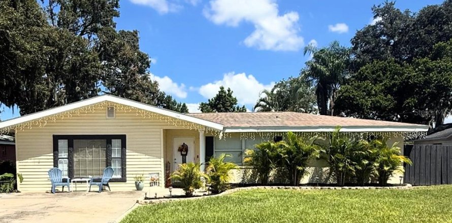 Casa en Winter Haven, Florida 4 dormitorios, 231.51 m2 № 1900184