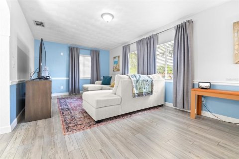 Casa en venta en Winter Haven, Florida, 4 dormitorios, 231.51 m2 № 1900184 - foto 18