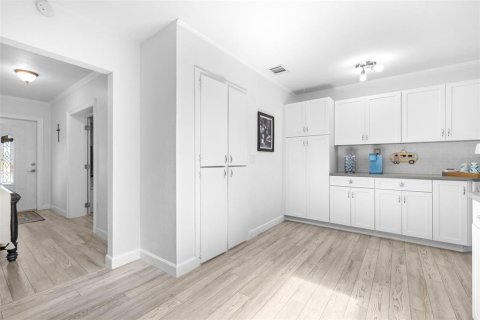 Casa en venta en Winter Haven, Florida, 4 dormitorios, 231.51 m2 № 1900184 - foto 14