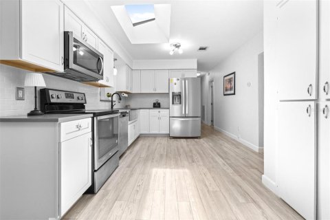 Casa en venta en Winter Haven, Florida, 4 dormitorios, 231.51 m2 № 1900184 - foto 17