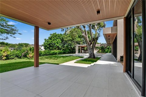 Villa ou maison à vendre à Pinecrest, Floride: 6 chambres, 686.36 m2 № 2253534 - photo 13