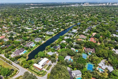 Villa ou maison à vendre à Pinecrest, Floride: 6 chambres, 686.36 m2 № 2253534 - photo 8