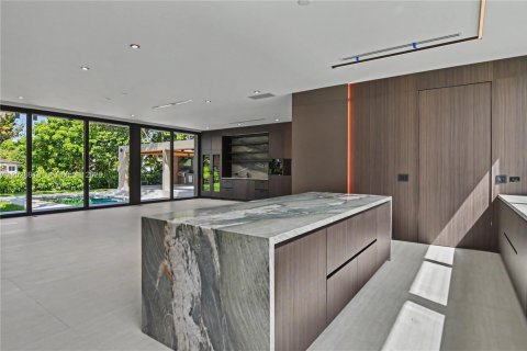 Villa ou maison à vendre à Pinecrest, Floride: 6 chambres, 686.36 m2 № 2253534 - photo 20