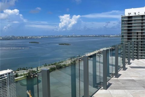 Condo in Miami, Florida, 1 bedroom  № 1833731 - photo 16