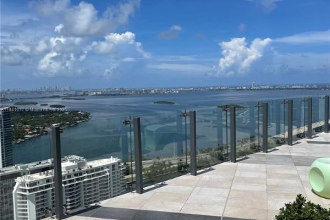 Condo in Miami, Florida, 1 bedroom  № 1833731 - photo 15