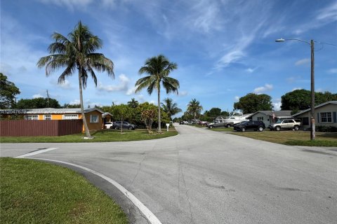 Casa en venta en Miramar, Florida, 3 dormitorios, 117.24 m2 № 2173219 - foto 16