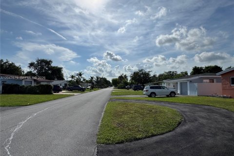 Casa en venta en Miramar, Florida, 3 dormitorios, 117.24 m2 № 2173219 - foto 15