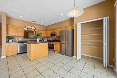 Casa en venta en Kissimmee, Florida, 6 dormitorios, 263.29 m2 № 1384822 - foto 10