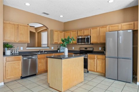 Casa en venta en Kissimmee, Florida, 6 dormitorios, 263.29 m2 № 1384822 - foto 8