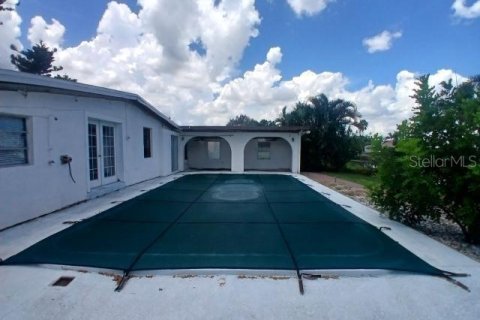 House in Port Charlotte, Florida 3 bedrooms, 176.42 sq.m. № 1879412 - photo 29