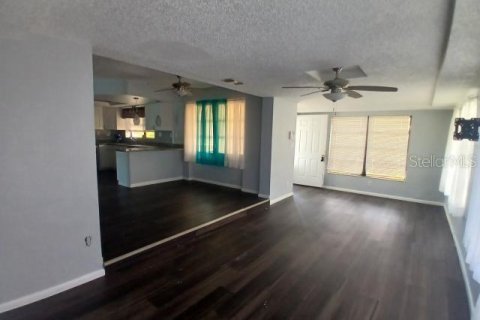 House in Port Charlotte, Florida 3 bedrooms, 176.42 sq.m. № 1879412 - photo 2