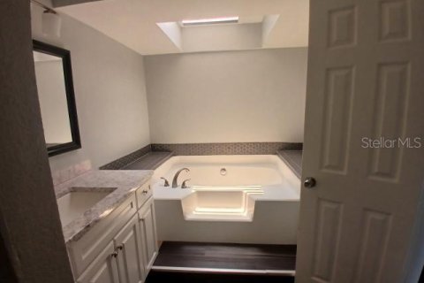 House in Port Charlotte, Florida 3 bedrooms, 176.42 sq.m. № 1879412 - photo 21