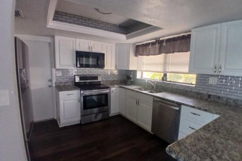 House in Port Charlotte, Florida 3 bedrooms, 176.42 sq.m. № 1879412 - photo 5