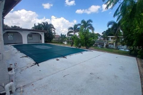 House in Port Charlotte, Florida 3 bedrooms, 176.42 sq.m. № 1879412 - photo 30