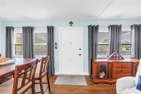 Condo in Saint Petersburg, Florida, 1 bedroom  № 1866238 - photo 4