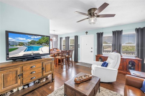 Condo in Saint Petersburg, Florida, 1 bedroom  № 1866238 - photo 5