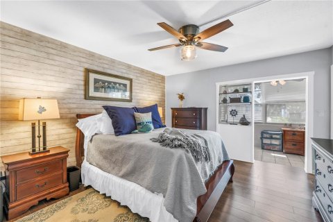 Condo in Saint Petersburg, Florida, 1 bedroom  № 1866238 - photo 17