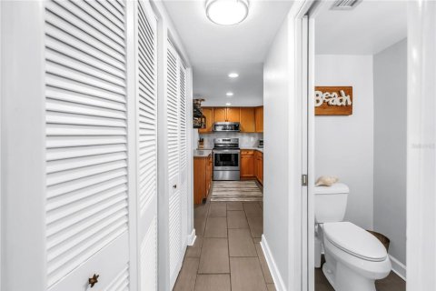 Condo in Saint Petersburg, Florida, 1 bedroom  № 1866238 - photo 11