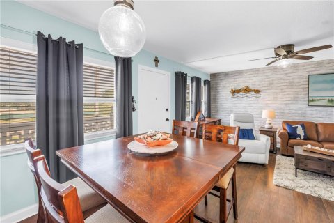 Condo in Saint Petersburg, Florida, 1 bedroom  № 1866238 - photo 10