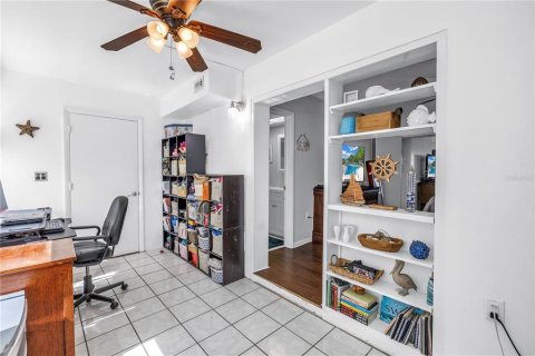 Condo in Saint Petersburg, Florida, 1 bedroom  № 1866238 - photo 22