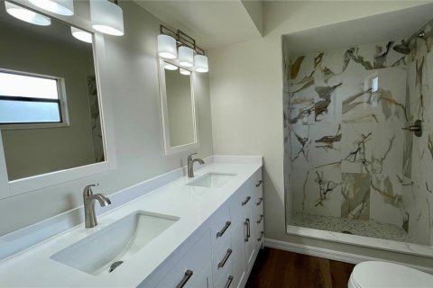 House in Hernando Beach, Florida 3 bedrooms, 162.39 sq.m. № 1618064 - photo 14