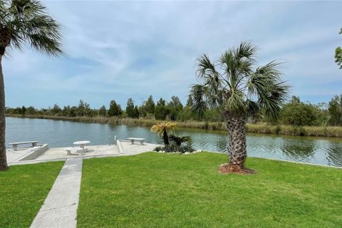 House in Hernando Beach, Florida 3 bedrooms, 162.39 sq.m. № 1618064 - photo 28
