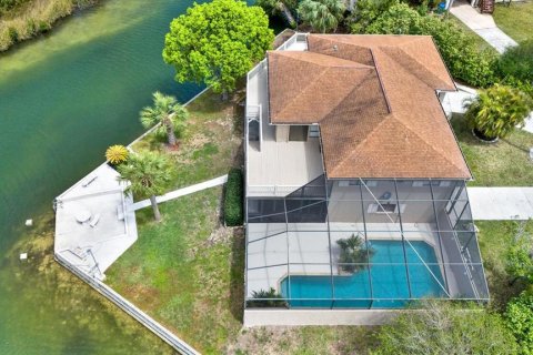 House in Hernando Beach, Florida 3 bedrooms, 162.39 sq.m. № 1618064 - photo 3