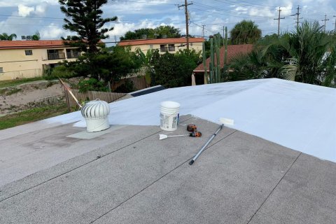 House in Lake Worth, Florida 3 bedrooms, 110.09 sq.m. № 2428182 - photo 23