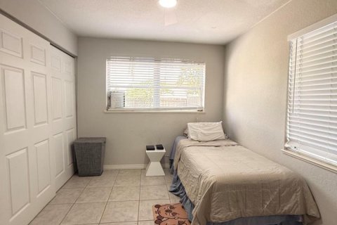 House in Lake Worth, Florida 3 bedrooms, 110.09 sq.m. № 2428182 - photo 10