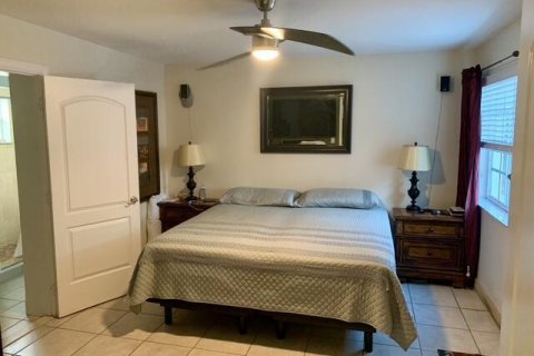 House in Lake Worth, Florida 3 bedrooms, 110.09 sq.m. № 2428182 - photo 9