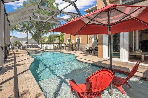House in Lakeland, Florida 4 bedrooms, 372.72 sq.m. № 1918513 - photo 2