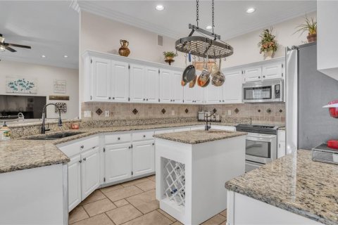 House in Lakeland, Florida 4 bedrooms, 372.72 sq.m. № 1918513 - photo 19