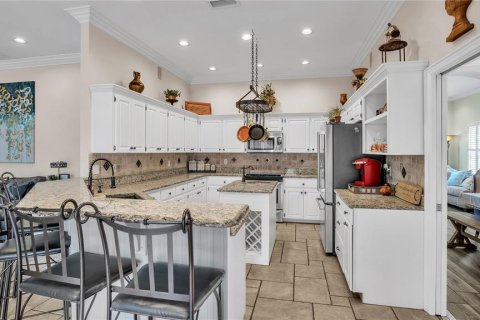 House in Lakeland, Florida 4 bedrooms, 372.72 sq.m. № 1918513 - photo 18