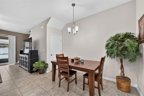 Townhouse in Riverview, Florida 3 bedrooms, 156.82 sq.m. № 2134275 - photo 16
