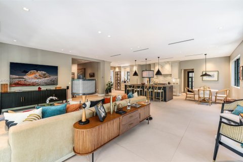 House in Miami, Florida 6 bedrooms, 557.41 sq.m. № 2186122 - photo 14
