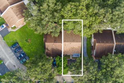 Adosado en venta en Pembroke Pines, Florida, 2 dormitorios, 98.48 m2 № 1868152 - foto 2